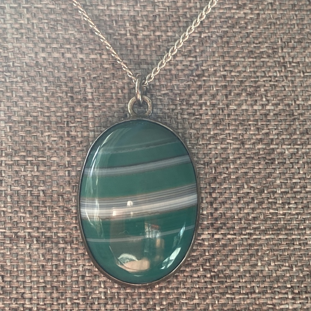 Vtg Green Agate in Sterling Silver Pendant &  Sterling Silver Chain Necklace - Picture 3 of 6